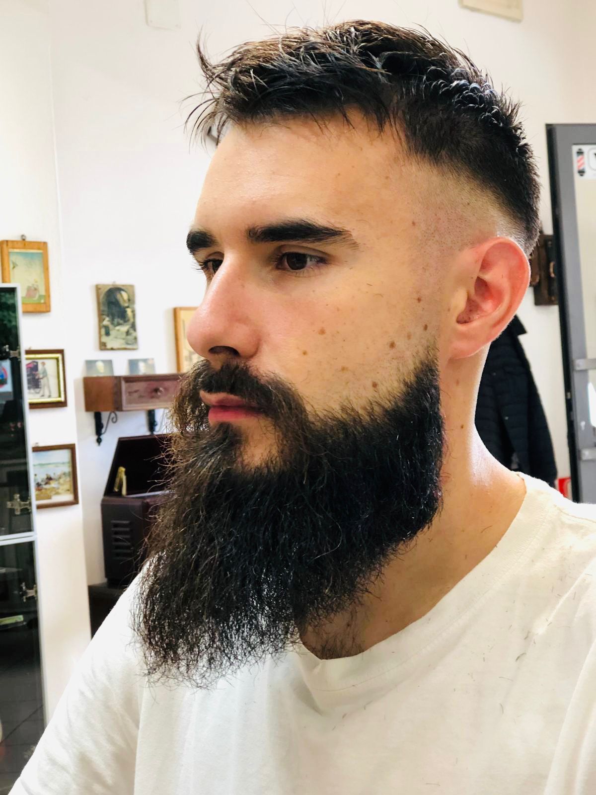 Taglio capelli e barba . Soffiano Firenze